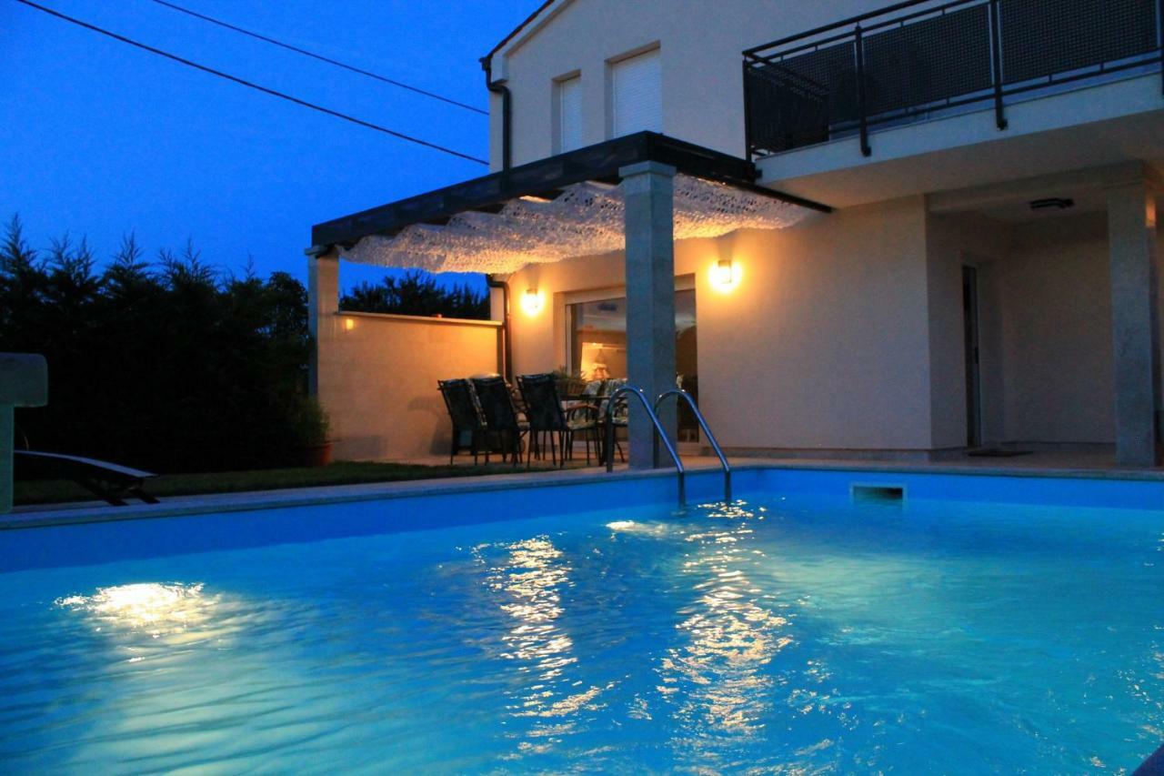 Villa Divina With Private Heated Pool Pula Exterior photo